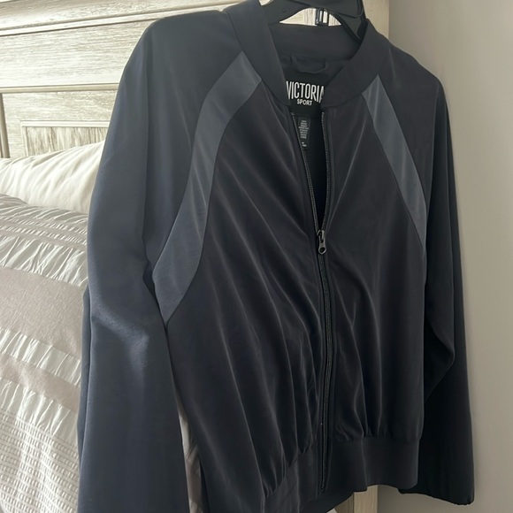 Jacket - Picture 1 of 4